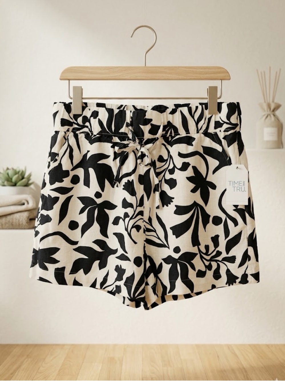 Time and Tru Linen Blend Shorts – Dark Navy Botanical Size Small (4-6)